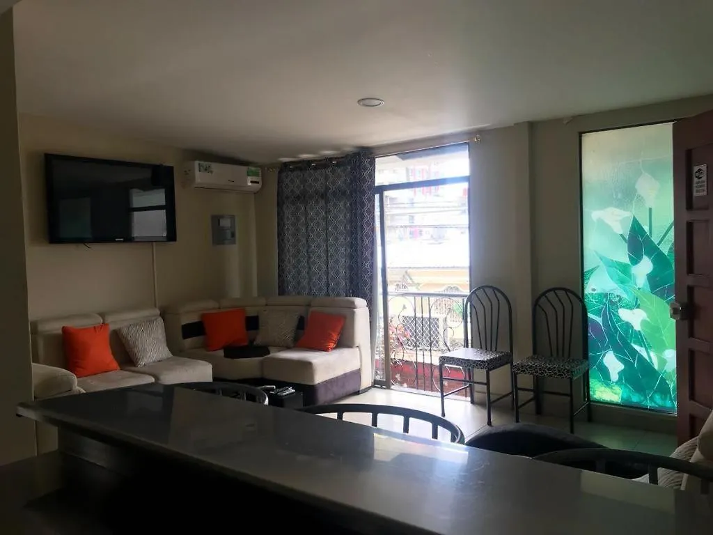 Casa Al Norte A Un Minuto De La Clinica Kennedy Alborada Guayaquil Équateur
